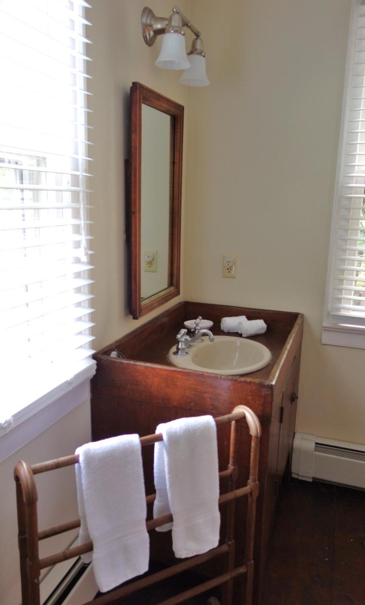 Inn at Glencairn Princeton Bagian luar foto